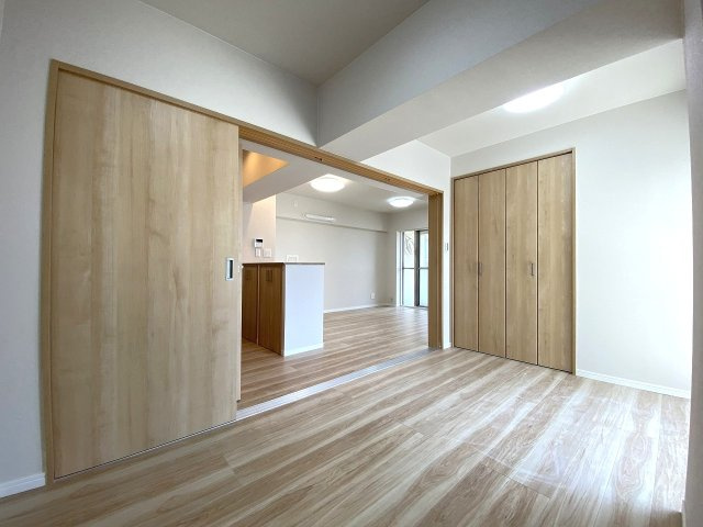 洋室5.4帖　（間取り図真ん中）