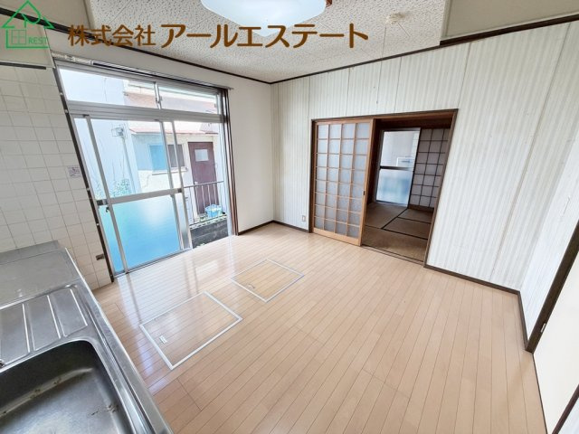 ※室内リフォーム前画像となります。(2026/8/10　撮影)　　リフォーム後、さらに美しい室内に仕上げてからのお引渡しです！