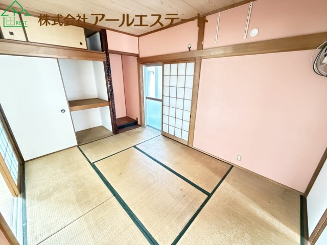 ※室内リフォーム前画像となります。(2026/8/10　撮影)　　リフォーム後、さらに美しい室内に仕上げてからのお引渡しです！