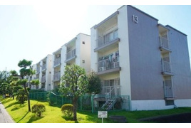 牡鹿台ハイツ13号棟の外観