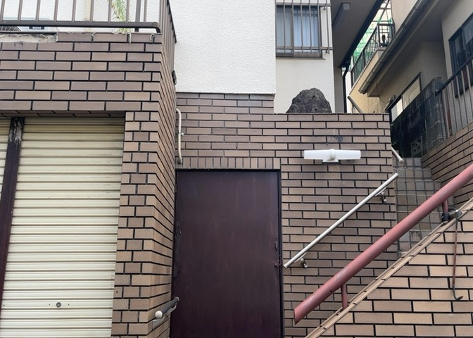 隣家の土地はどうなっているのか、生活利便施設が近くにあるのか、学校まで近いかなど、お客様のライフスタイルにあわせたイメージが重要です。また、近くにあると困る施設が近くにないかも確認するといいでしょう。