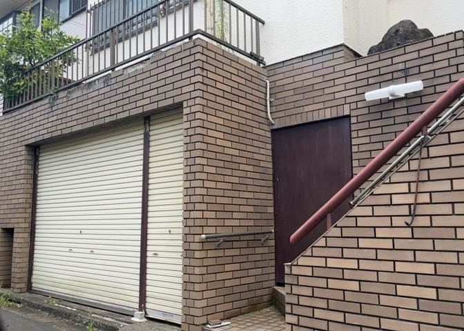 人が暮らすうえで日光は大切な要素となります。日当たりの良さは譲れないポイントですね。併せて近くに大きな建築物の建築予定がないか、あるいはそれが可能な土地が近くにないか事前に確認することもお勧めします。