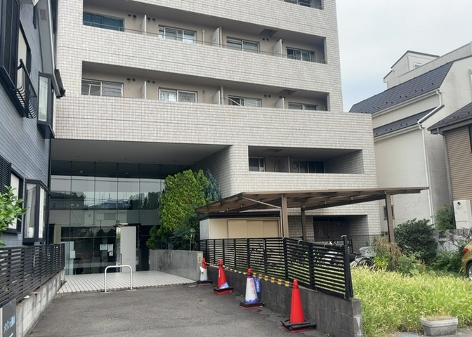 隣家の土地はどうなっているのか、生活利便施設が近くにあるのか、学校まで近いかなど、お客様のライフスタイルにあわせたイメージが重要です。また、近くにあると困る施設が近くにないかも確認するといいでしょう。