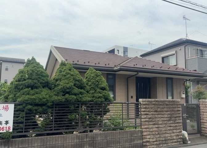 眺望を気にして物件を探す場合、前面に建物が建っていないか現地で確認しましょう！前面に建物があると景色はもちろん、日当たりや風通しにも影響が出てきます。住んだ時のことを想像しながら現地見学をしましょう。