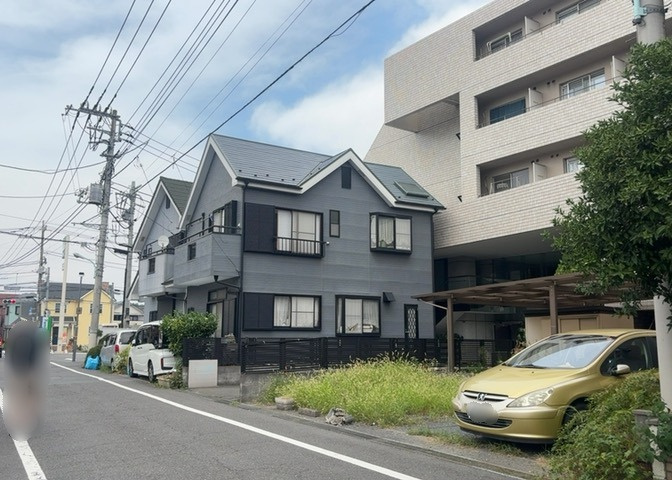 外観はマンション管理がされているかの目安になります。築年数が古いと、壁面は劣化してひび割れが生じることも！建物が古びていても細かいところが修繕されていると、きちんと管理されているなぁと感じるでしょう。