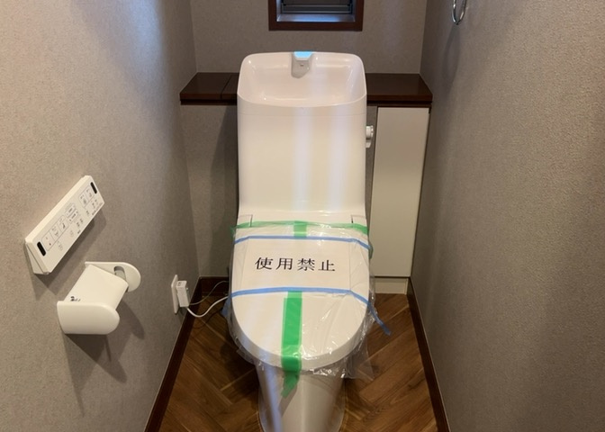 トイレは大きさや形、機能、抗菌性などが異なる多種多彩なタイプが各メーカーから出ています。それぞれに良さがあるため、事前にどういったタイプのトイレがいいのかをご家庭内で決めて、内見に行くといいでしょう。