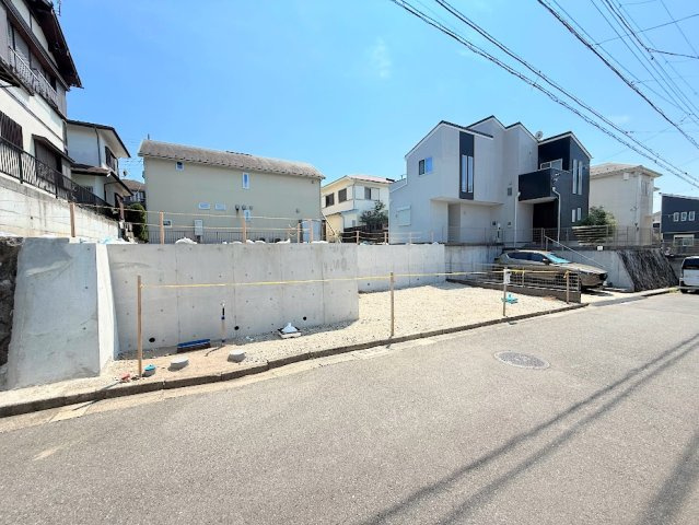 ◆前面道路も幅員があり車の運転も安心！前面道路は閑静な住宅地。車通りの少ない道路です。お子様にも安心です。