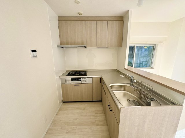 広々したキッチンは家族だんらんの時間が自然と増えそうなこだわりの空間です。　