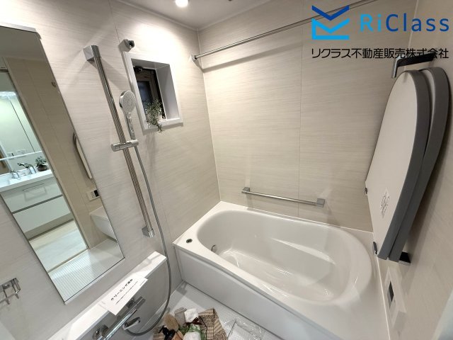 新調のお風呂は浴室暖房乾燥機付です