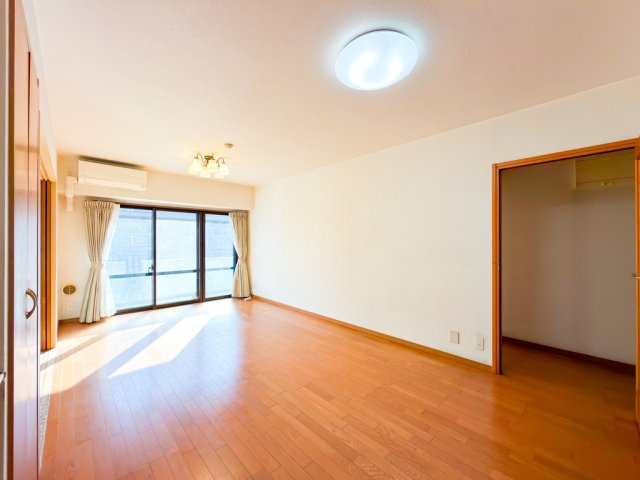 ご家族の時間を長く過ごすリビング。現地でしかわかない情報もあるので是非一度ご見学下さい。