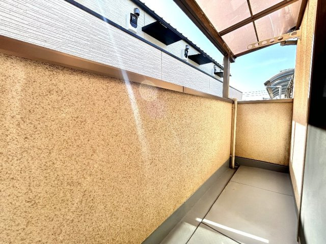 南向きのバルコニーでございます。