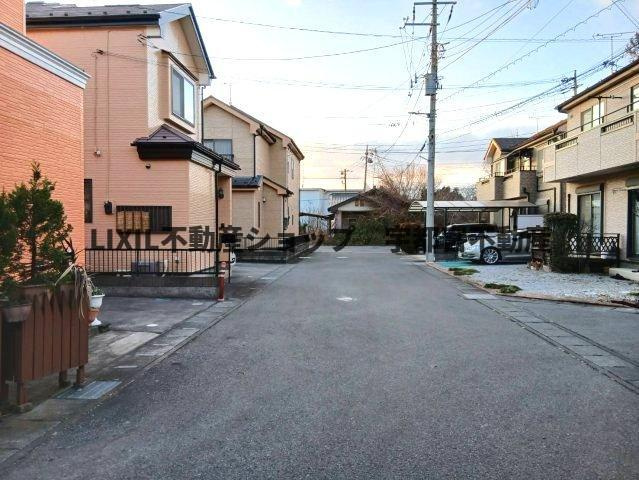 【前面道路】前面道路幅も広くて安心！実際にご覧になって道の広さ・日当たりなど、ご確認ください。
