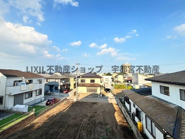 現地写真：物件東側は高低差もあるので見晴らしの良いロケーションです。
