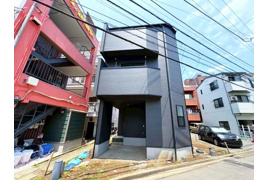 横浜市西区中央の新築戸建ての外観
