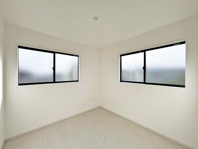 2階洋室です。どんなインテリアにも合いますね！※施工例