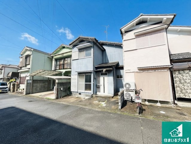 周辺は落ち着いた街並みの住宅地！子育てがしやすい住環境です！現地でしかわからない事もございます。是非一度ご覧ください。