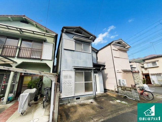周辺は落ち着いた街並みの住宅地！子育てがしやすい住環境です！まだ未完成ですが、現地でしかわからない事もございます。是非一度ご覧ください。