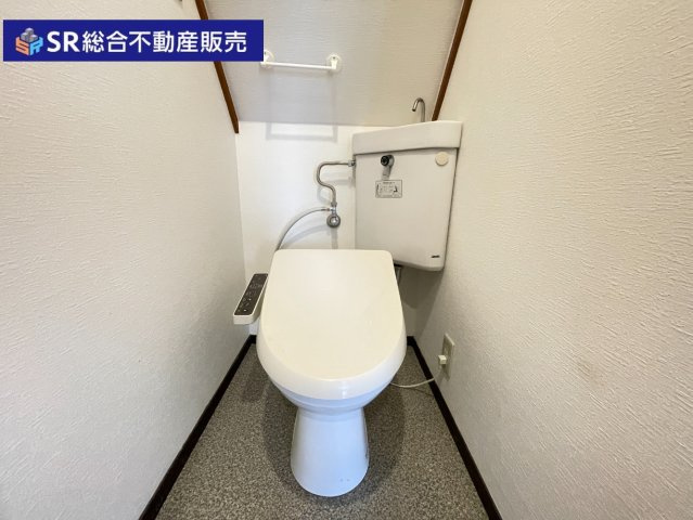 温水洗浄便座もございます♪