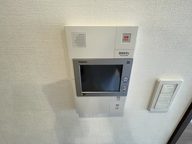 TVモニター付きインターホンで、来訪者をしっかり確認出来ます。　
