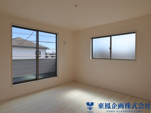 ＜8.0帖＞　バルコニーから入る日差しが心地よいお部屋は寝室にぴったり