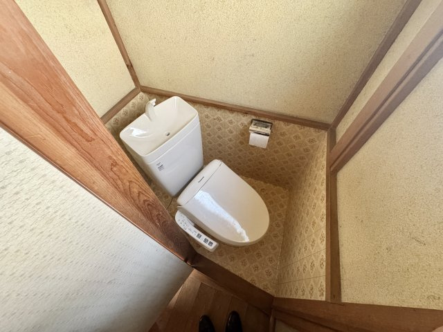 1階トイレの写真でございます。