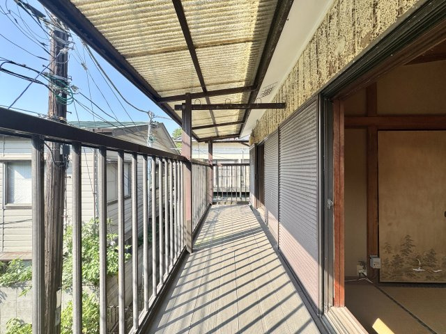 日当たり良好なバルコニーでございます。