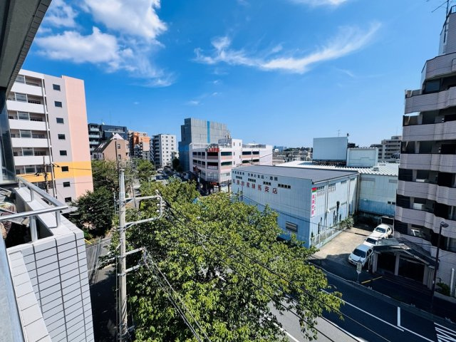 陽光・通風を確保した南向きの快適空間　