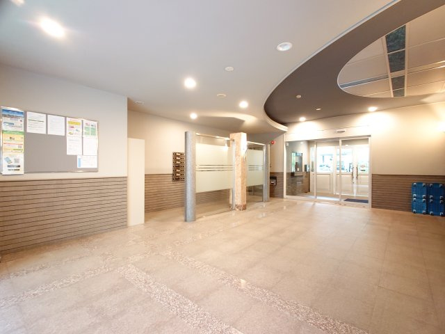 ☆管理人（日勤）、駐車場、オートロックエントランス、お洒落な外観タイルです。