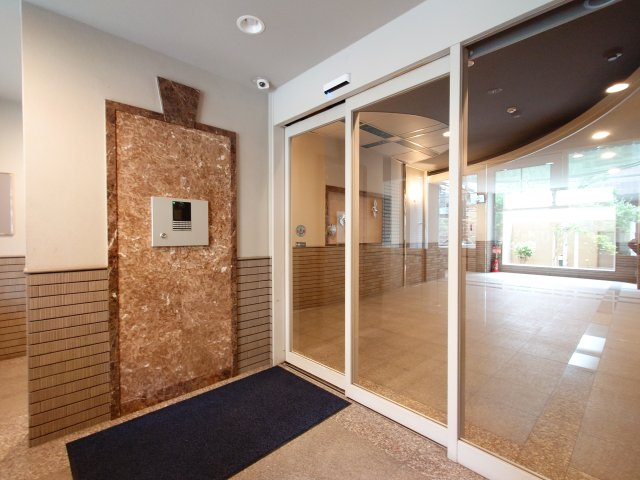 ☆管理人（日勤）、駐車場、オートロックエントランス、お洒落な外観タイルです。