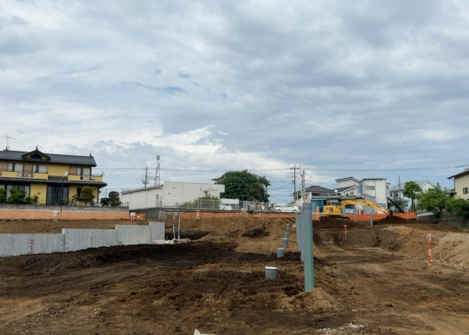 人が暮らすうえで日光は大切な要素となります。日当たりの良さは譲れないポイントですね。併せて近くに大きな建築物の建築予定がないか、あるいはそれが可能な土地が近くにないか事前に確認することもお勧めします。