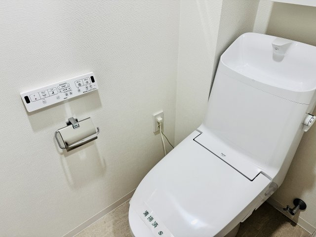 ～暖房温水洗浄機能付きトイレ　冬場は特に嬉しい機能ですね～