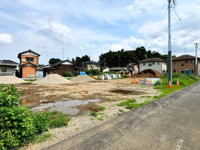 行田市桜町2丁目7区画　西側　現在、造成工事中