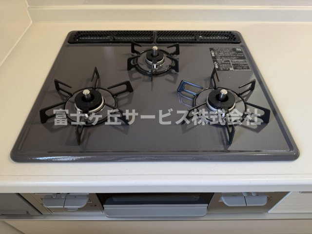 3口コンロがあります
