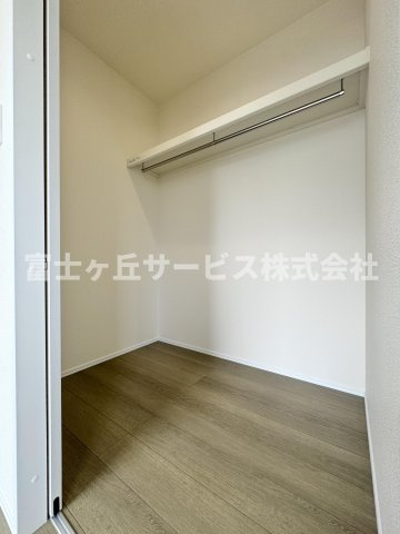 収納豊富なウォークインクローゼット