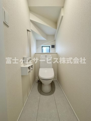 1Fトイレです　2Fにも同タイプのトイレがあります