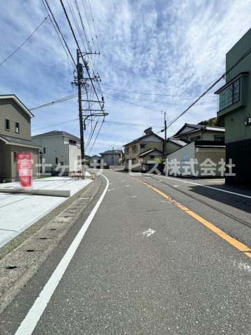 前面道路含む現地写真です