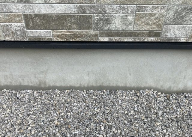 木造住宅とは土台、壁、柱など建築物の強度を支える構造体の材に木が使用されている構造を指します。構造体は建物の自重を支えるだけではなく風圧や水圧、積裁荷重などあらゆる衝撃に耐えるための基礎です。