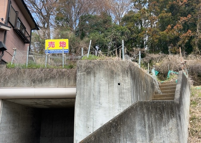 土地探しをしていると都市計画区域という言葉を目にすると思います。法律によって、都道府県知事や国土交通大臣が指定するエリアのことを指しており、都市計画区域は市街化区域と市街化調整区域に分けられています。