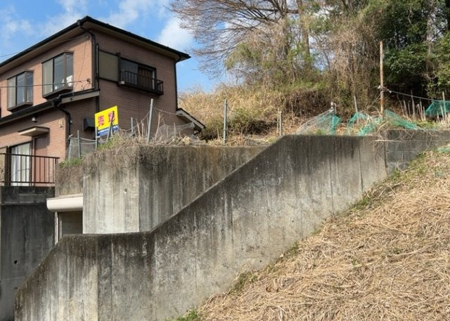 物件の詳細については、現地を見てわかること以外に、役所や法務局などで調べないとわからないことがあります。そのため、現地に行く場合は、もしこの物件を買ったらどのような生活ができるかをイメージしましょう。