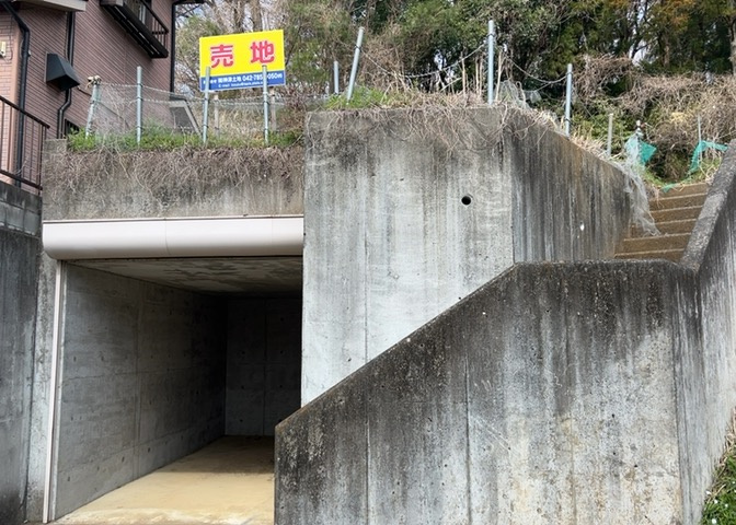 家を建てる前提で土地を探している場合、地盤の丈夫さは譲れない条件の一つです。地盤が脆弱だと追加工事が必要となります。また、過去に地盤沈下や液状化現象を起こした土地は、できるだけ避けた方がいいでしょう。