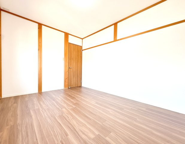 2Ｆ北側洋室の別角度になります♪