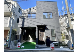 板橋区仲町　認定低炭素住宅　太陽光パネル×SECOM完備　大型省エネ邸宅の外観