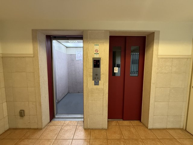 エレベーターは1・3・6階が停止階です