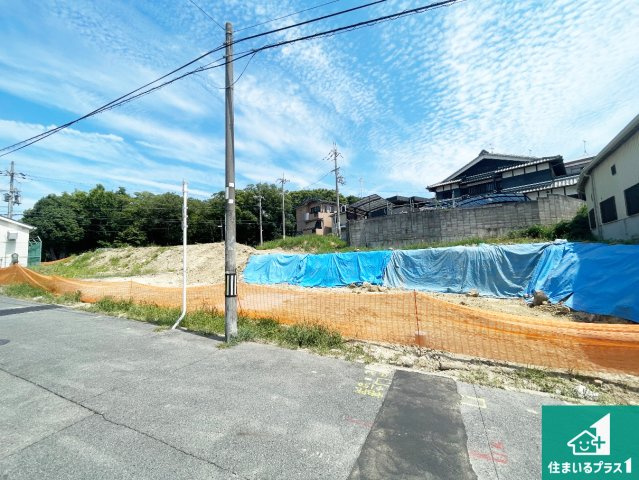 周辺は落ち着いた街並みの住宅地！子育てがしやすい住環境です！現地でしかわからない事もございます。是非一度ご覧ください。