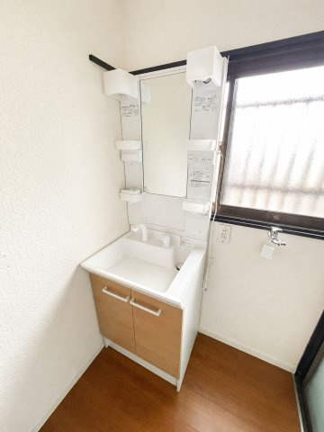 使いやすい独立洗面台です