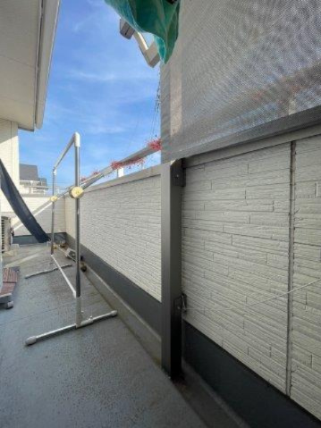 陽当たり良好なバルコニー！洗濯物干しはもちろん、ちょっとした憩いのスペースにもぴったり