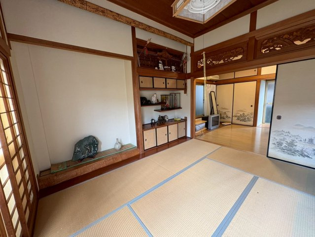 美しい欄間のある和室でくつろぎの時間を