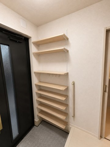 玄関S棚可動棚になっております