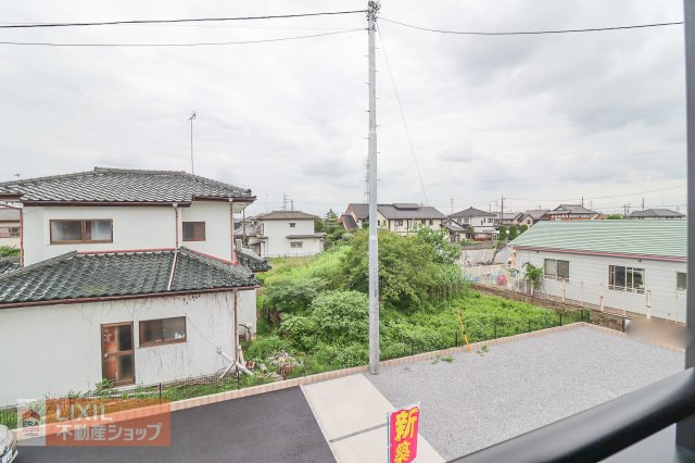 バルコニーからの眺望です。バルコニーで青空をあおぐひと時は、暮らしのちょっとしたスパイスです。