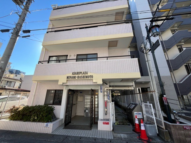 一般的なバルコニーは、奥行1.5ｍ程ですが、ワイルドバルコニーは2ｍまで広がっています。そのため洗濯物の間隔をあけ干すことができ、乾きやすいというメリットや、ガーデニングが楽しめる等の特徴があります。